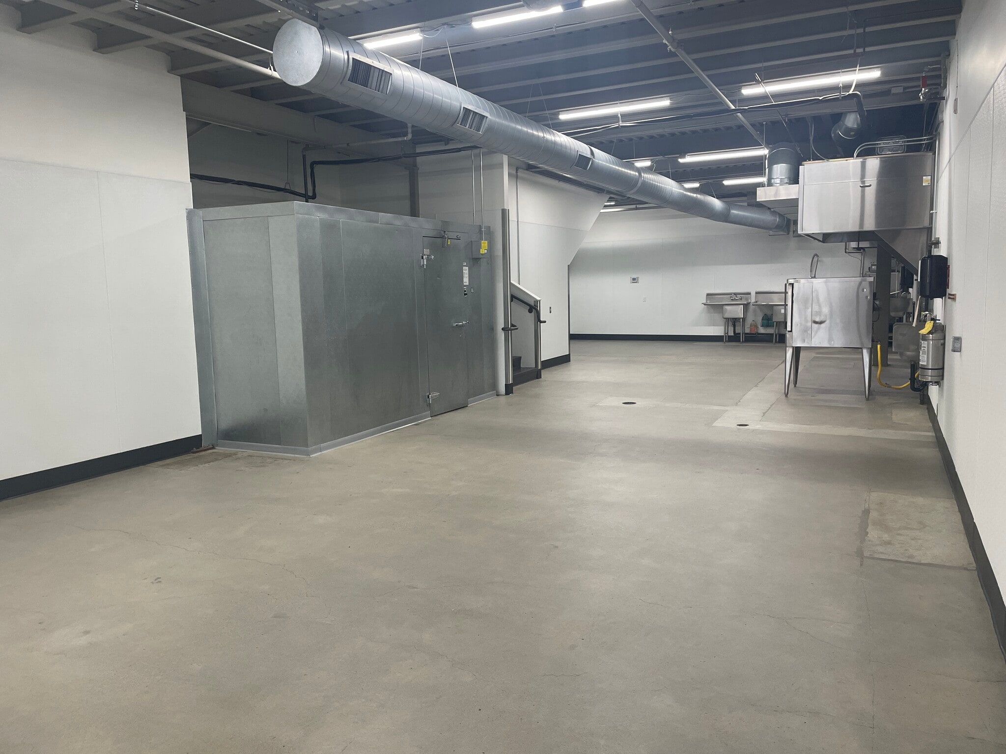 1430 SE Water Ave, Portland, OR to rent Interior Photo- Image 1 of 7