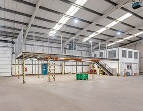 8 Tom Johnston Rd, Dundee to rent Interior Photo- Image 2 of 2