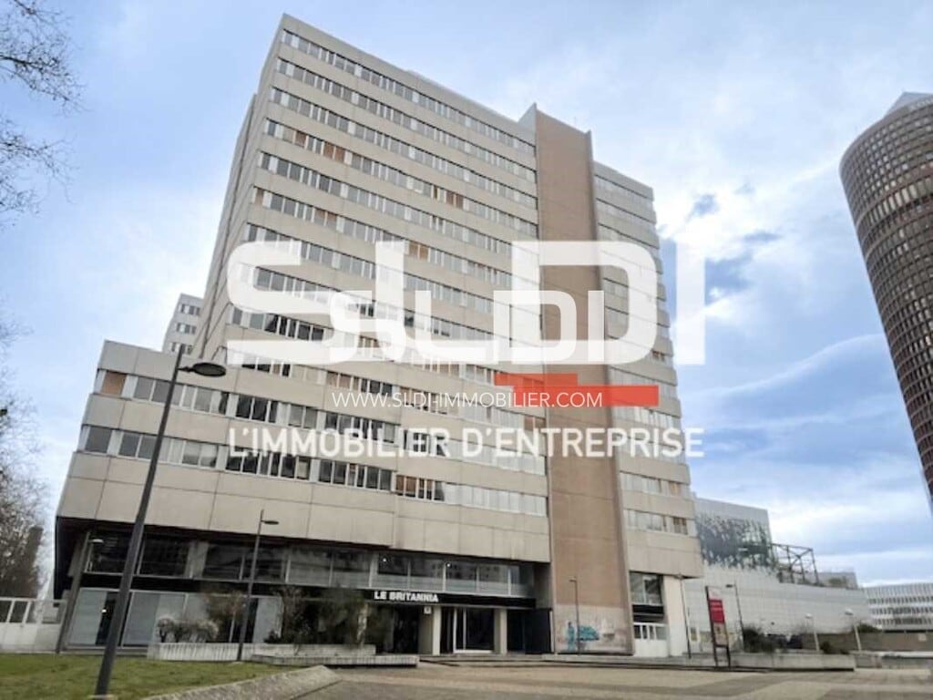 Location Bureaux 232 m² à 1 693 m² - Photo 1