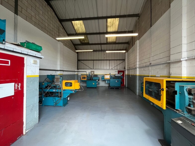 Unit 21 Steel Fabs Industrial Estate, Victoria Crescent, Burton On Trent to rent - Interior Photo - Image 2 of 3