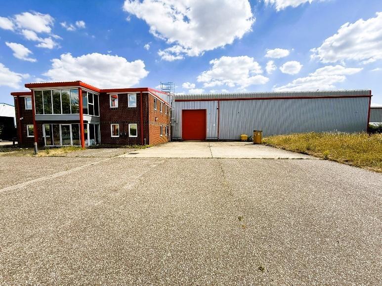 15 Maurice Gaymer Rd, Attleborough to rent - Building Photo - Image 2 of 5