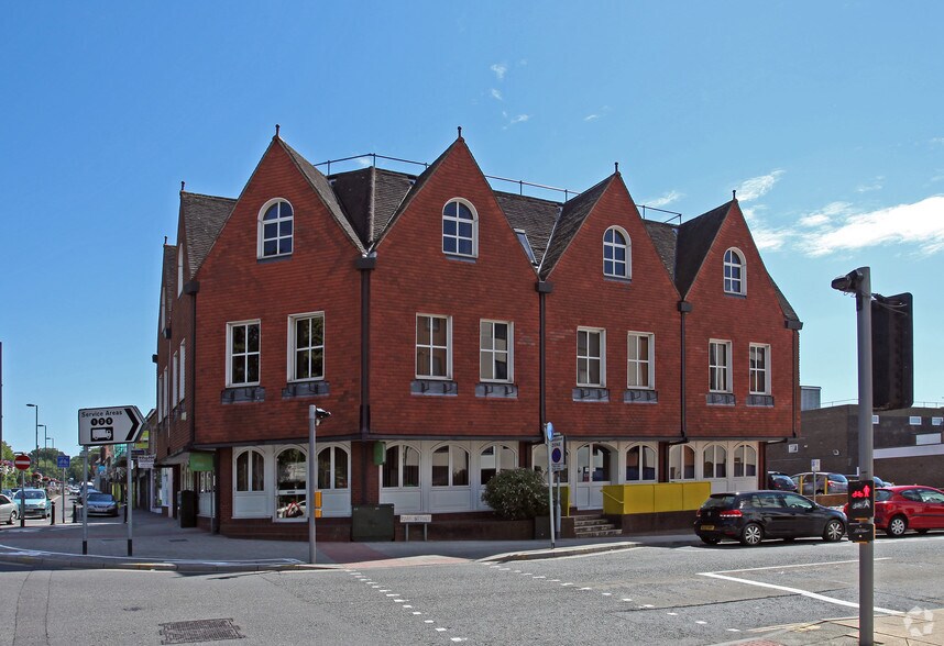 185-187 London Rd, Camberley for sale - Primary Photo - Image 1 of 1
