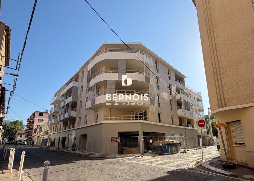 Retail in Toulon for sale - Building Photo - Image 1 of 6