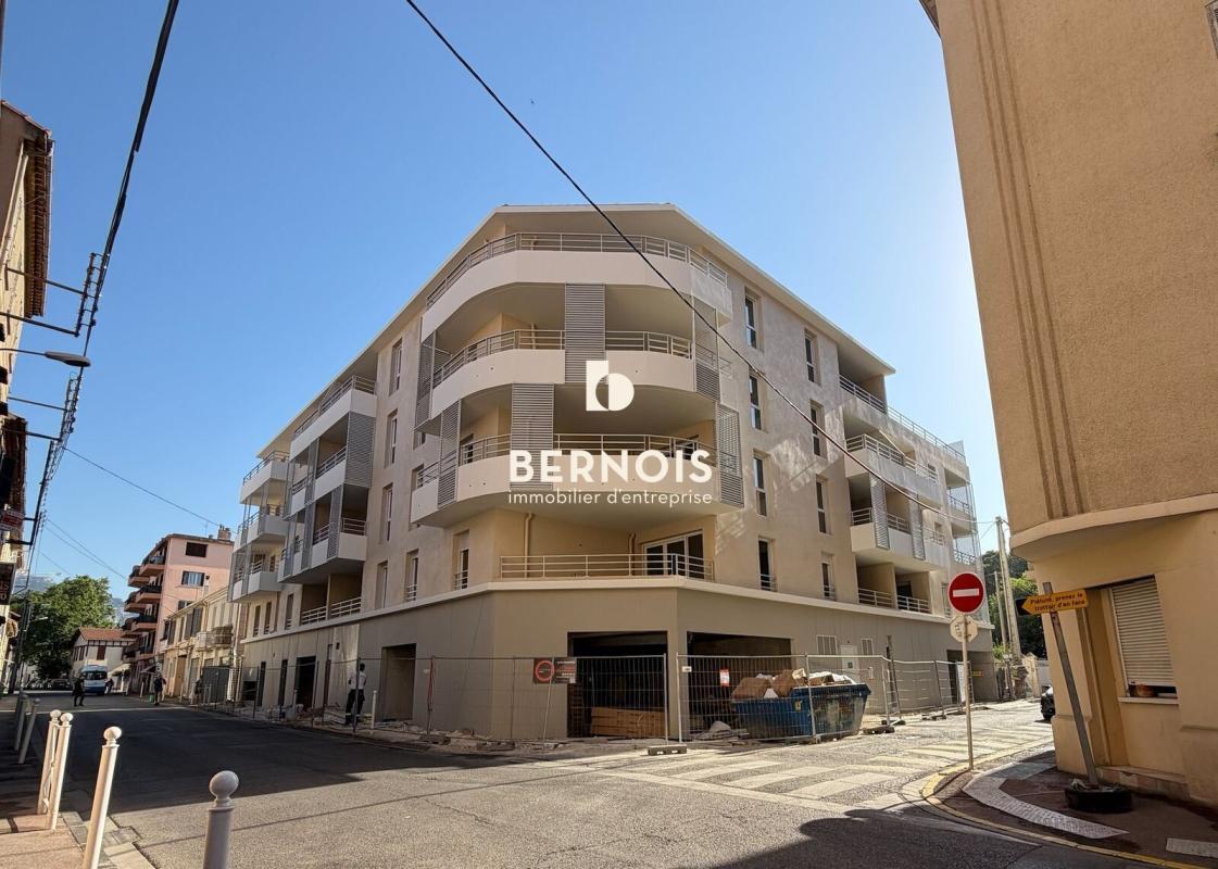 Retail in Toulon for sale Building Photo- Image 1 of 7