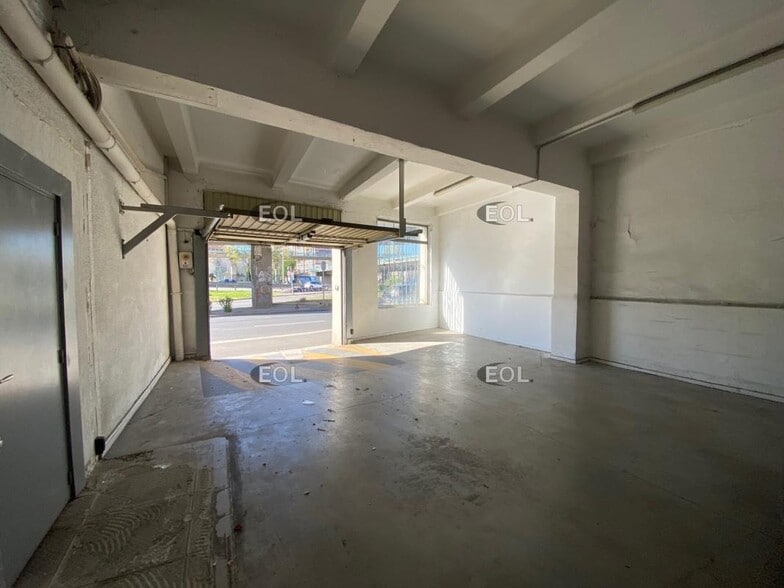 Office in Marseille for sale - Interior Photo - Image 2 of 8