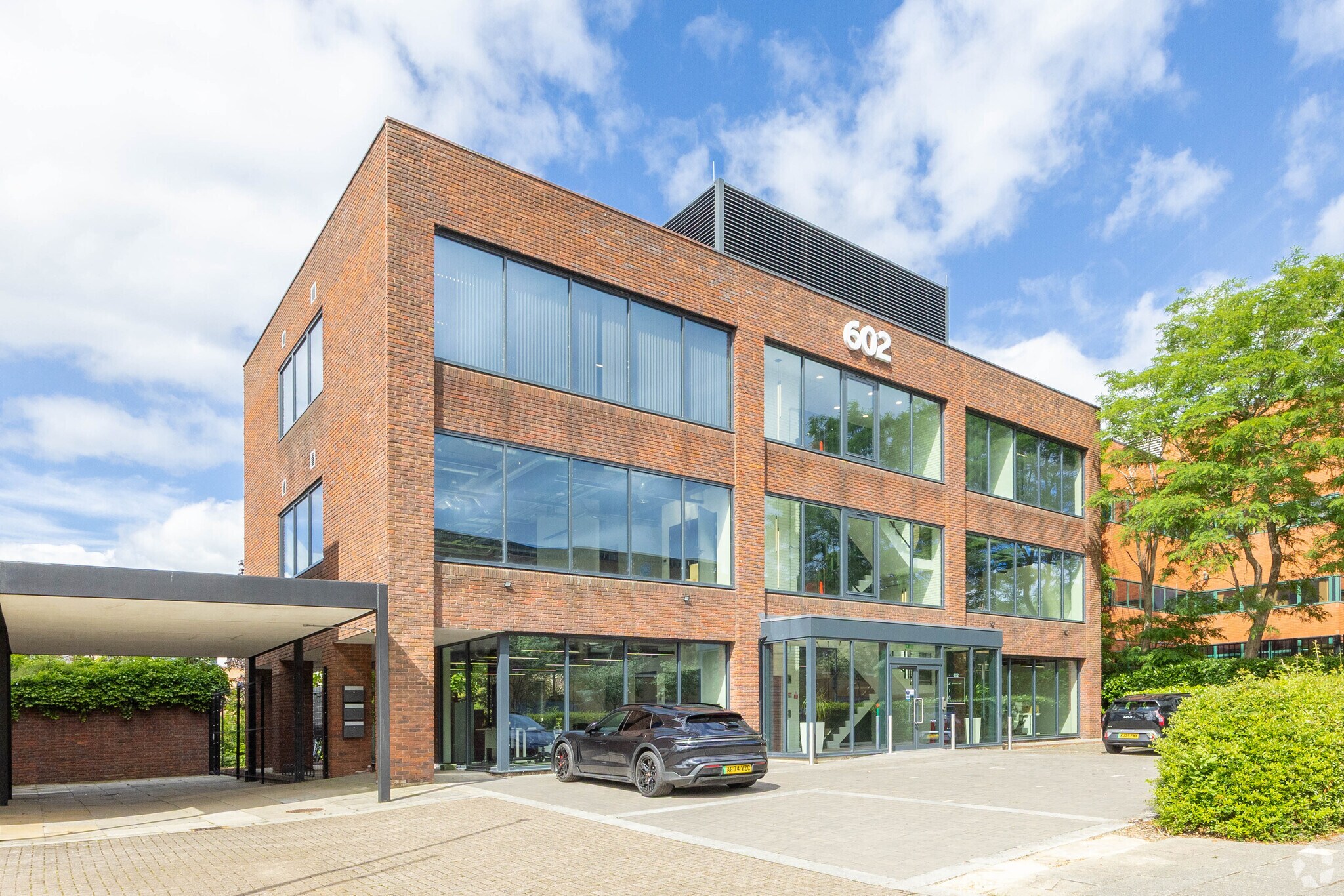 602 South Seventh St, Milton Keynes to rent Primary Photo- Image 1 of 13