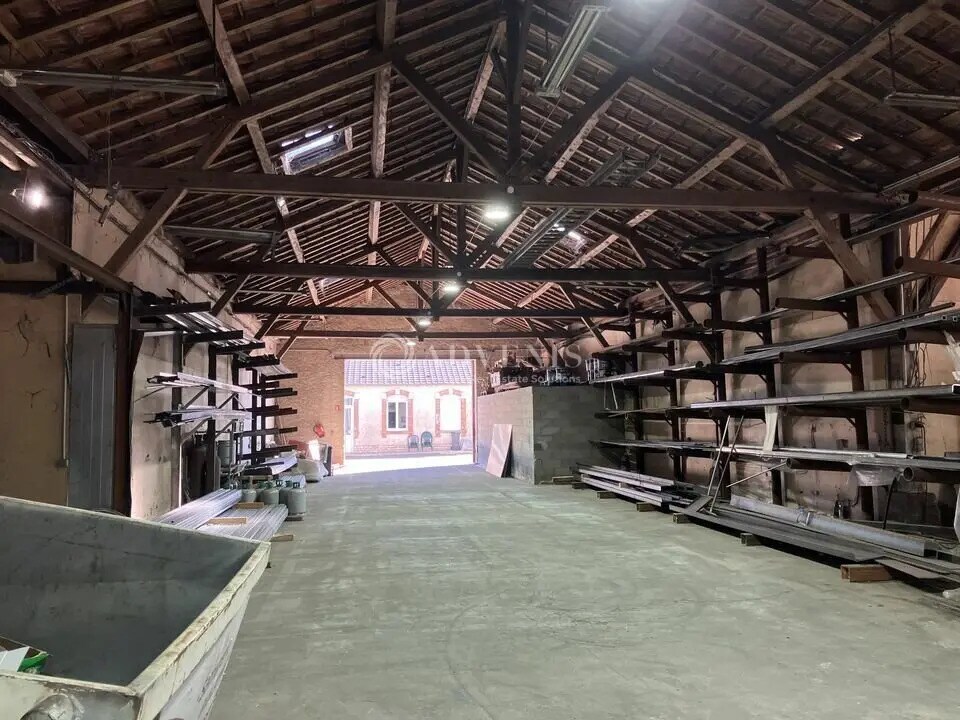 Light Industrial in Bourges for sale Interior Photo- Image 1 of 4