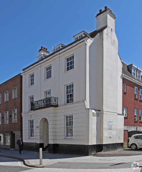 35 Carlton Cres, Southampton to rent - Building Photo - Image 1 of 4