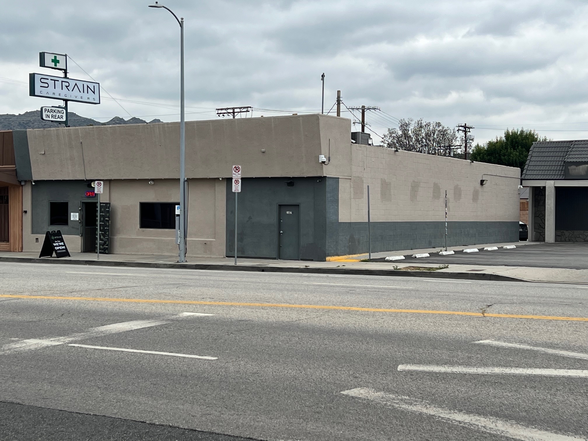 21627-21629 Devonshire St, Chatsworth, CA for rent Building Photo- Image 1 of 14