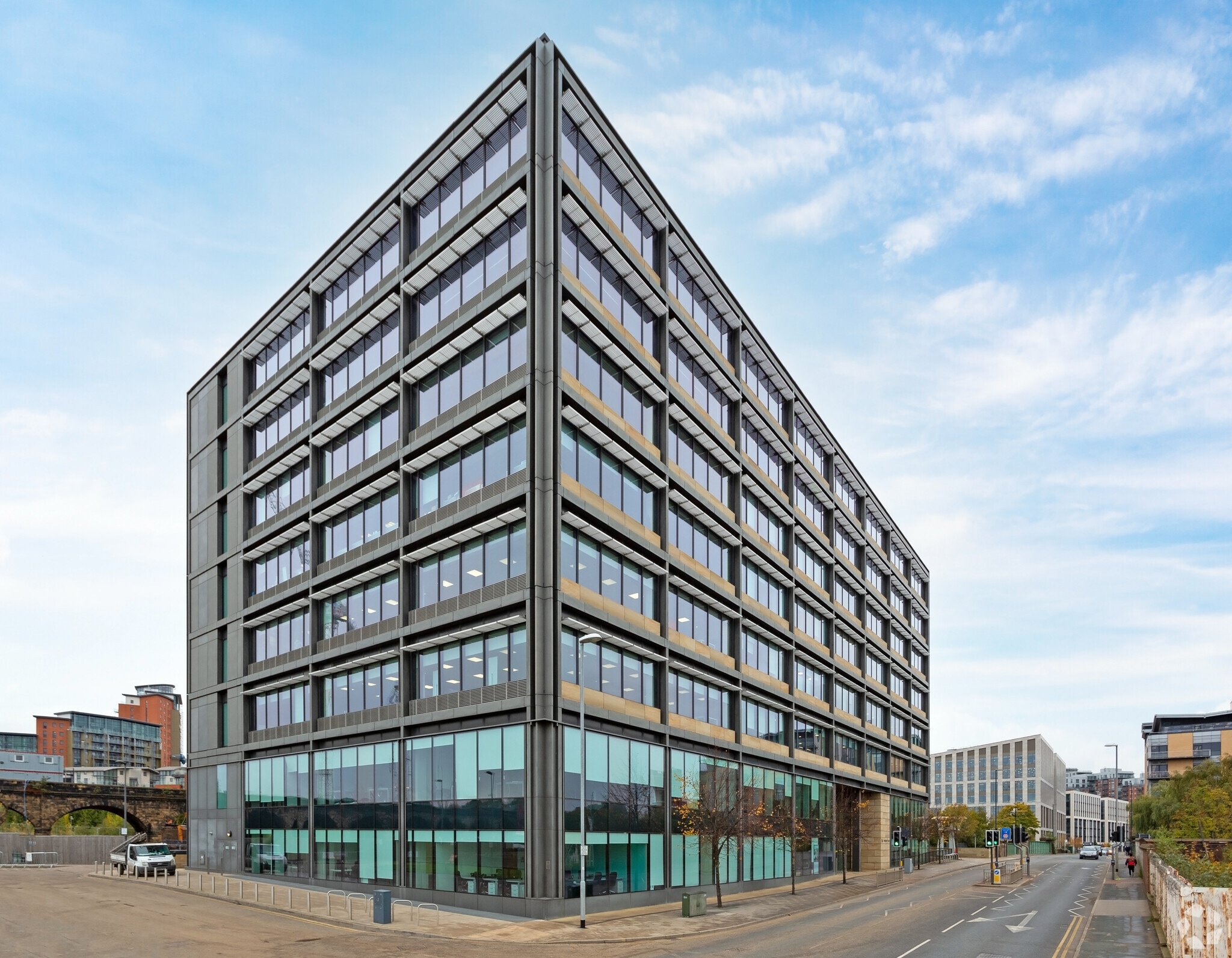 26 Whitehall Rd, Leeds for sale Primary Photo- Image 1 of 1