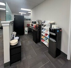 1952 Gallows Rd, Vienna, VA to rent Interior Photo- Image 2 of 4