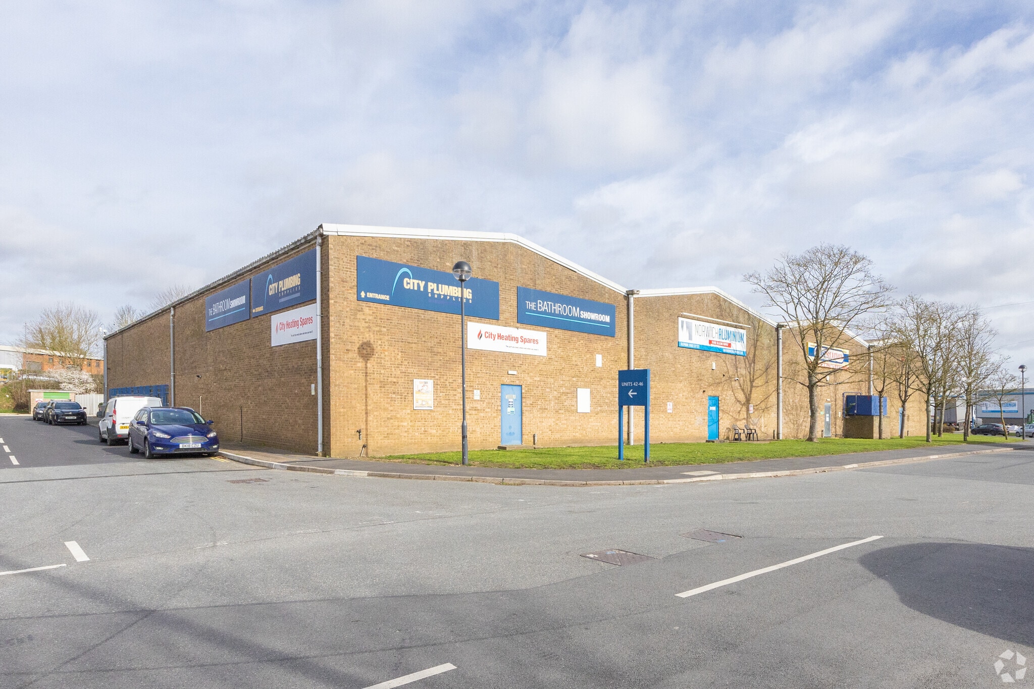 Hall Rd, Norwich to rent Primary Photo- Image 1 of 3