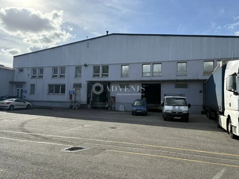 Industrial in Strasbourg to rent - Building Photo - Image 2 of 12
