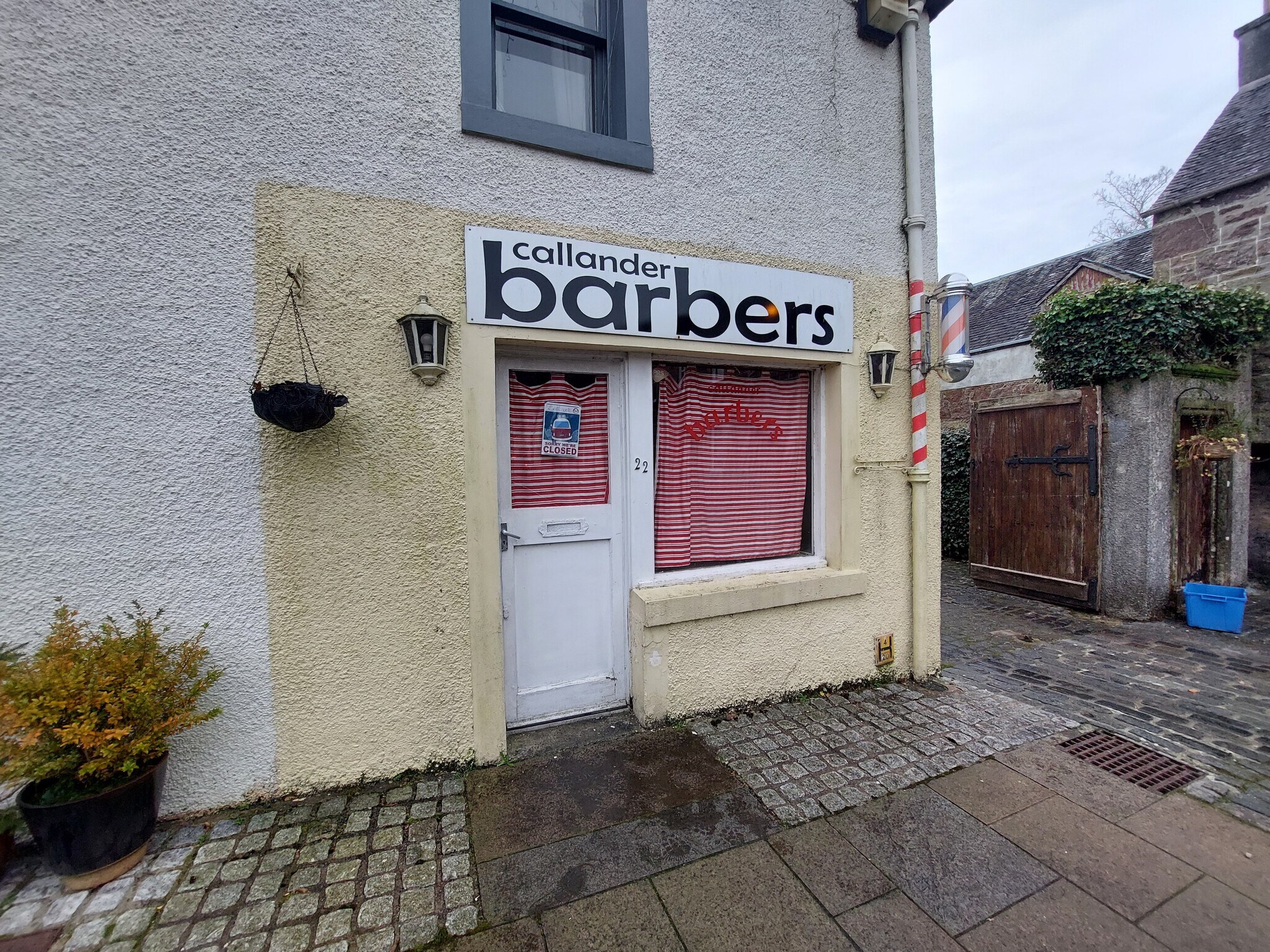 22 Ancaster Sq, Callander for sale Building Photo- Image 1 of 1