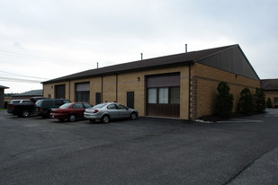 Building D11 - 1,800 SF Warehouse & Office - Commercial Property