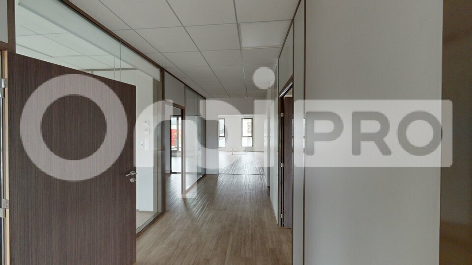 Office in Neuville-sur-Saône to rent - Interior Photo - Image 2 of 7