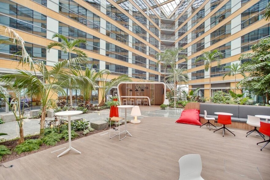 14-16 Rue Touzet-Gaillard, Saint-Ouen-sur-Seine to rent - Building Photo - Image 1 of 10