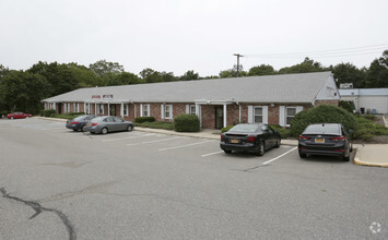 650 Hawkins Ave, Ronkonkoma, NY for rent Building Photo- Image 1 of 5