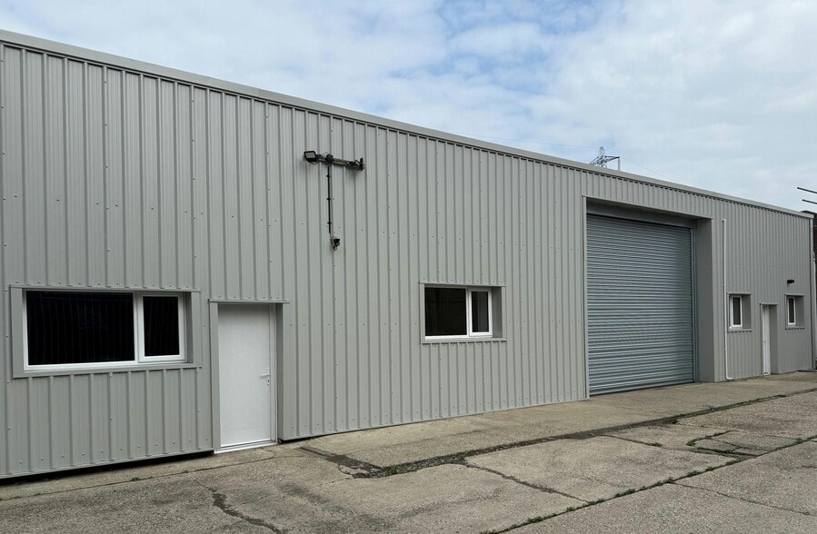 Arrowhead Rd, Reading to rent - Building Photo - Image 1 of 6