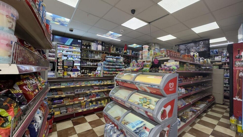 148 Greenford Rd, Harrow to rent - Building Photo - Image 2 of 8