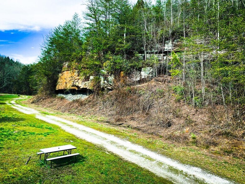 11251 Highway 90, Parkers Lake 42634 UK