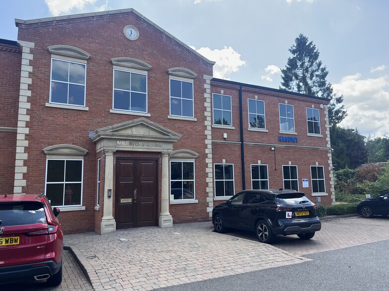 Portsmouth Rd, Send to rent - Building Photo - Image 1 of 4