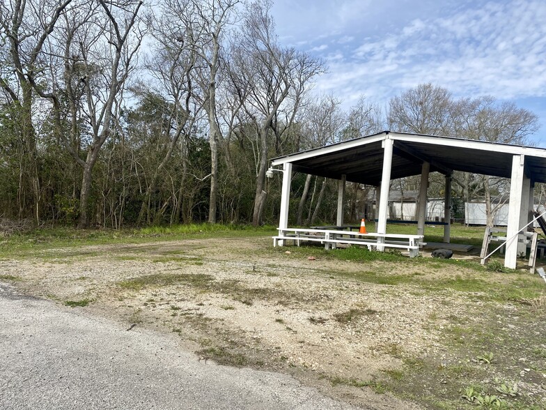 1st St, Bacliff, TX for sale - Building Photo - Image 1 of 1