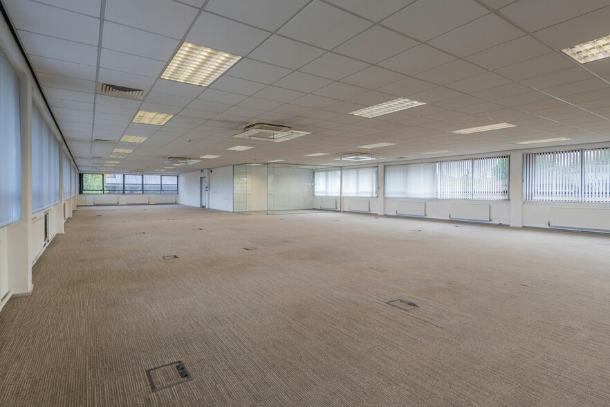 Olympus Park Business Centre, Quedgeley to rent - Interior Photo - Image 3 of 23