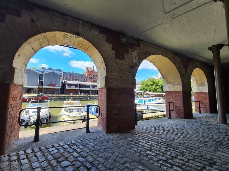 Ferry St, Bristol to rent - Building Photo - Image 3 of 5