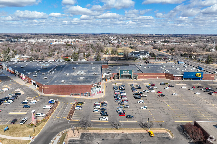 1643-1663 County Road B2 W, Roseville, MN for rent - Building Photo - Image 1 of 9