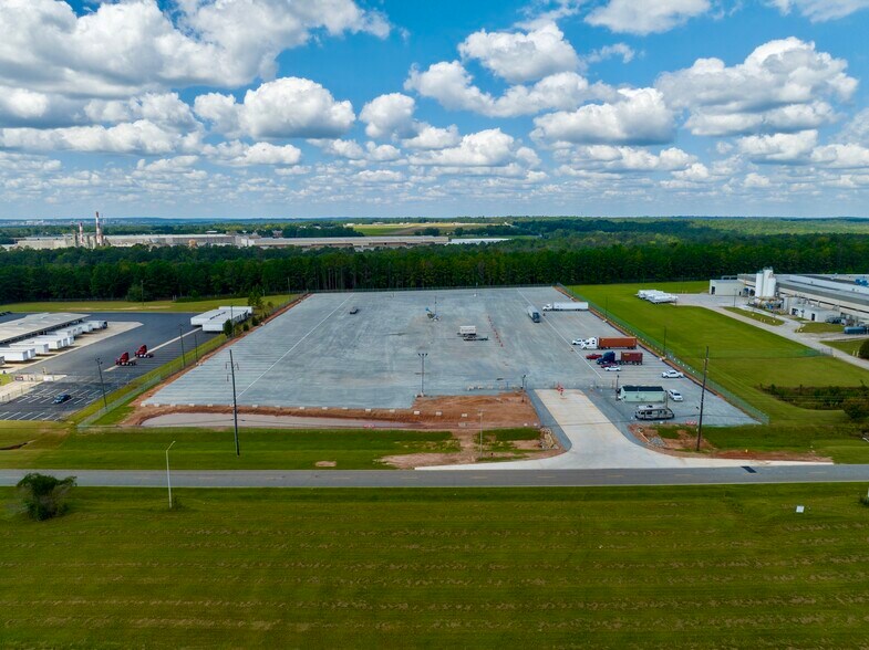 859 Joe Tamplin Industrial Blvd, Macon-Bibb, GA for sale - Building Photo - Image 2 of 15