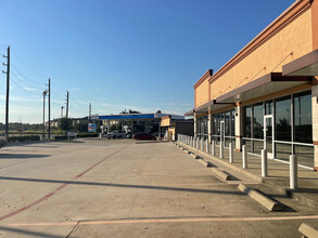 18010 Kingsland Blvd, Houston, TX for rent Building Photo- Image 2 of 6