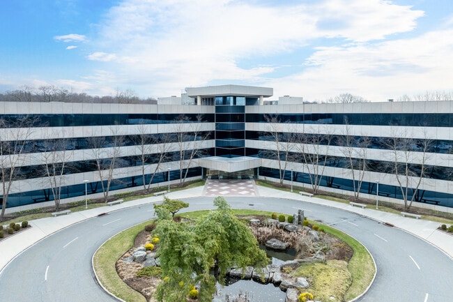 More details for 500 Summit Lake Dr, Valhalla, NY - Office to Rent