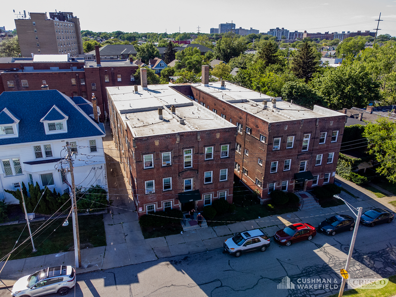 1376-1380 W 112th St, Cleveland, OH for sale - Building Photo - Image 2 of 13