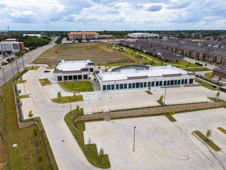 375 Rodeo Center blvd, Mesquite, TX for rent - Building Photo - Image 1 of 3