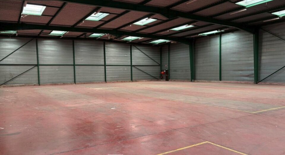 Light Industrial in Genas to rent - Building Photo - Image 3 of 10