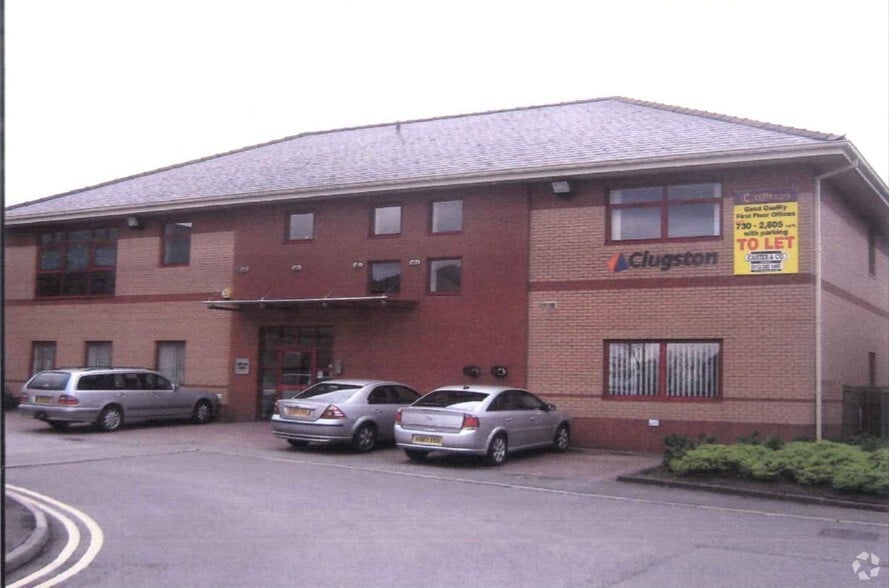 Cliffe Park portfolio of 11 properties for sale on LoopNet.co.uk - Primary Photo - Image 2 of 10