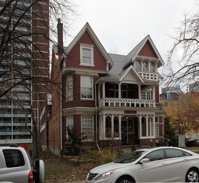 17 Isabella St, Toronto, ON for sale - Primary Photo - Image 1 of 3