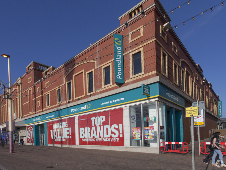 Bank Hey, Blackpool for rent - Building Photo - Image 3 of 5