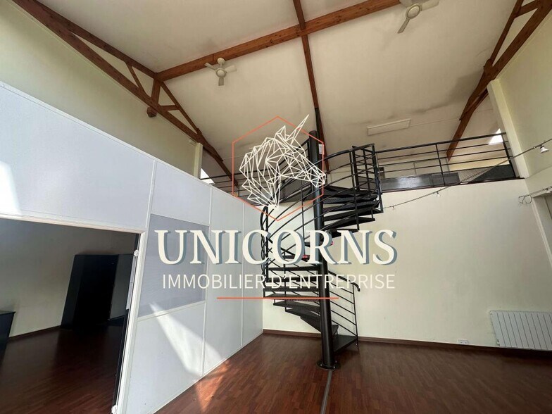 10 Impasse Lichard, Aucamville to rent - Interior Photo - Image 3 of 5