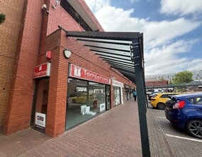 Central Sq, Telford to rent Building Photo- Image 2 of 2