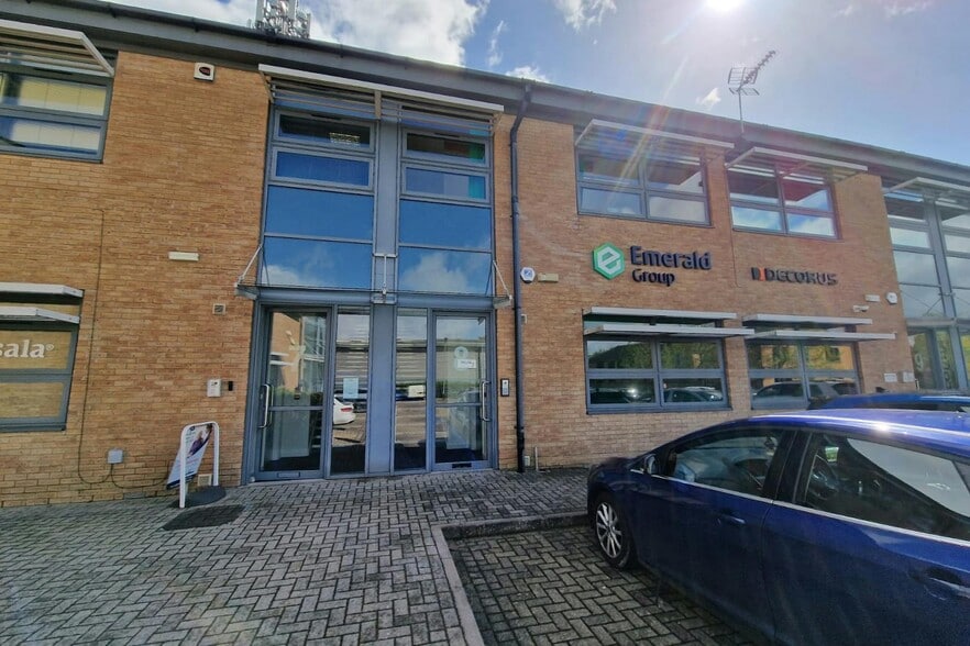 Berrington Way, Basingstoke for sale - Building Photo - Image 2 of 2