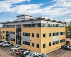 26 Bridge Rd E, Welwyn Garden City to rent Building Photo- Image 2 of 13
