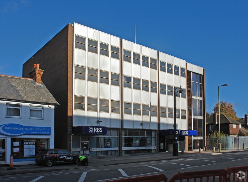 33-37 Victoria Rd, Farnborough to rent - Building Photo - Image 2 of 3