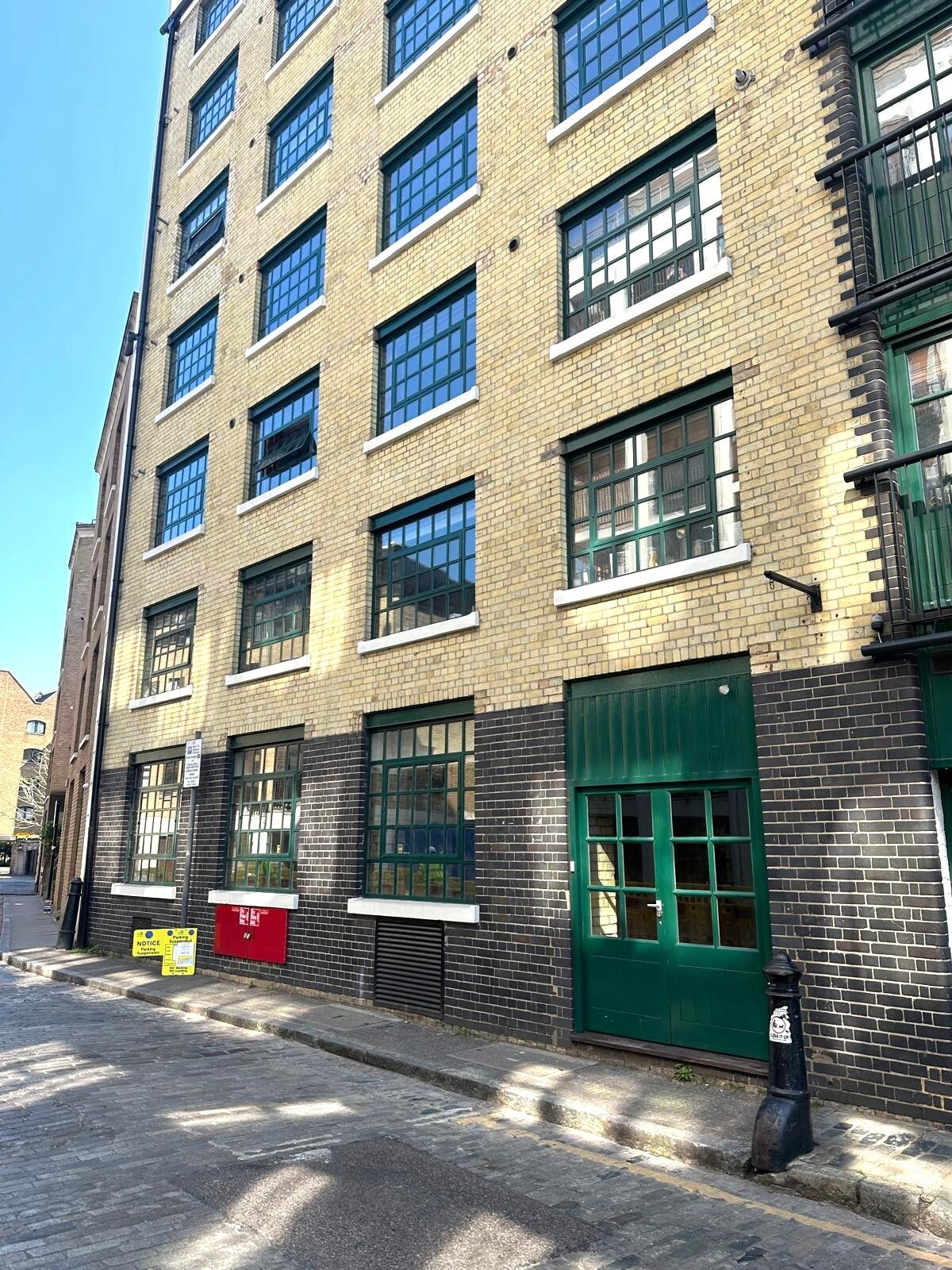 Wapping Wall, London to rent Building Photo- Image 1 of 10