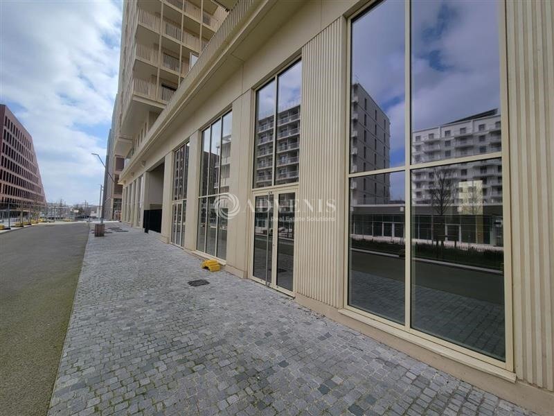 4 24 Rue Maya Angelou, Saint-Ouen-sur-Seine to rent Building Photo- Image 1 of 6