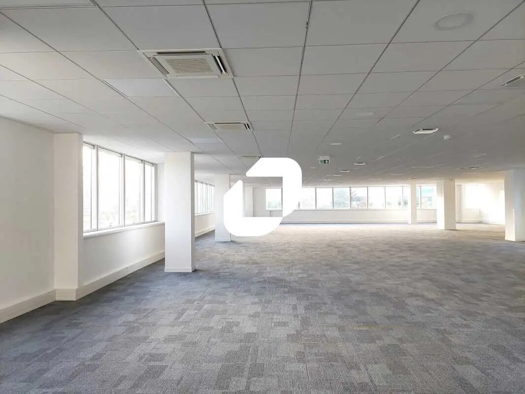 Office in Vélizy-Villacoublay to rent Interior Photo- Image 1 of 1
