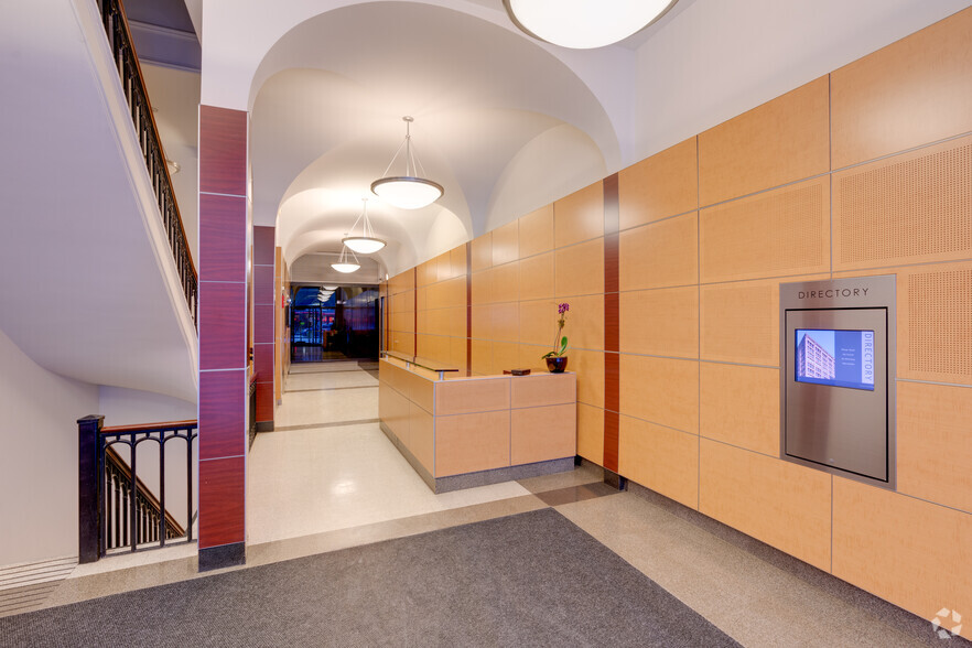 223 W Jackson Blvd, Chicago, IL for rent - Lobby - Image 2 of 25