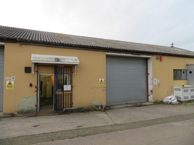 Suprema Ave, Edington to rent Primary Photo- Image 1 of 10