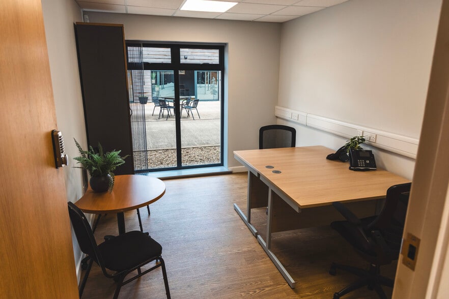 Welton Rd, Daventry to rent - Interior Photo - Image 3 of 19